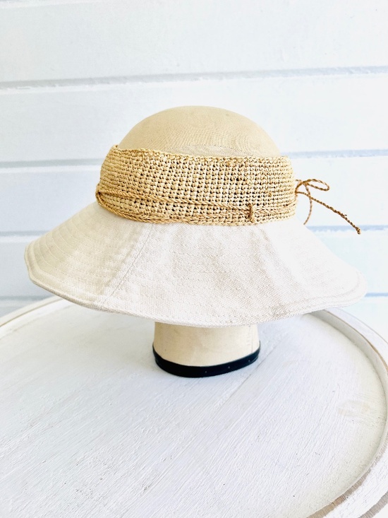 HELEN KAMINSKI Cotton & Raffia Visor Hat in Off White